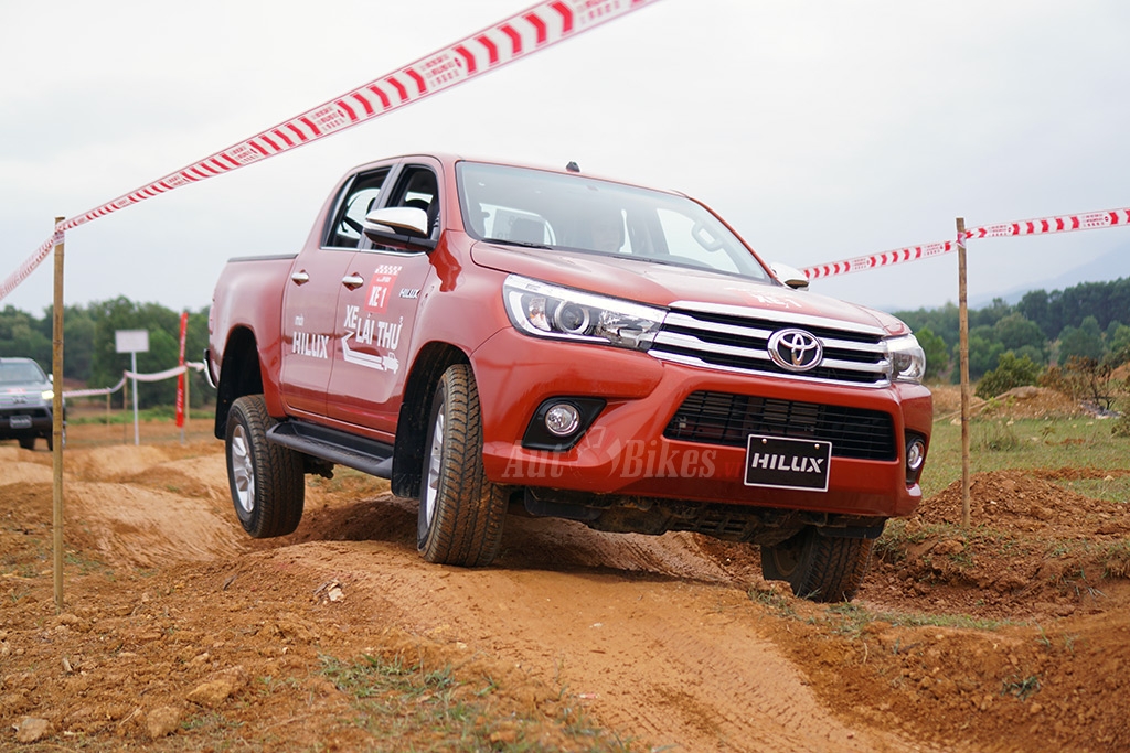 5 xe ban tai ban chay nhat viet nam thang 112016