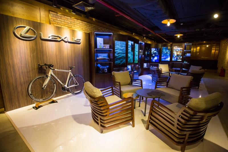 Chiêm ngưỡng Lexus LC500 cực chất trong bom tấn Black Panther chiem nguong lexus lc500 cuc chat trong bom tan black panther