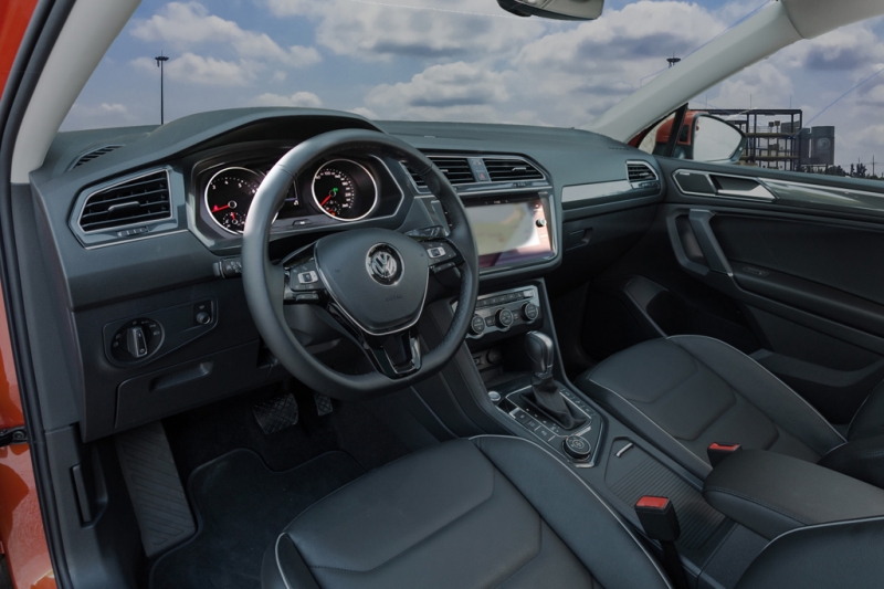Lô xe Volkswagen Tiguan Allspace 2018 đầu tiên về Việt Nam lo xe volkswagen tiguan allspace 2018 dau tien ve viet nam