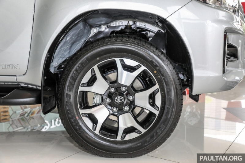 toyota hilux l edition gia tu 690 trieu dong tai malaysia