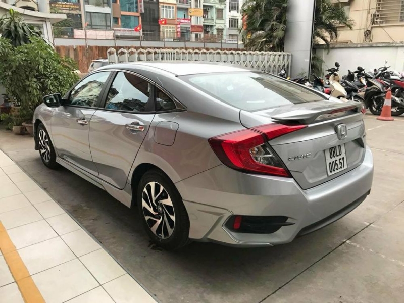 honda civic 18e co gi de thu hut khach viet