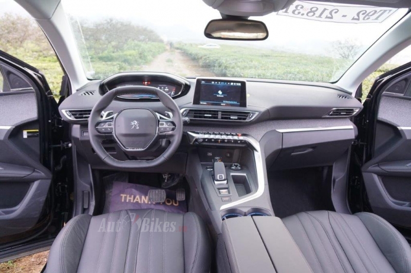 peugeot 5008 khac biet voi 3 cong nghe moi