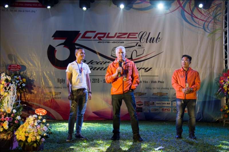 hon 100 xe chevrolet cruze mung sinh nhat cruze club 3 tuoi