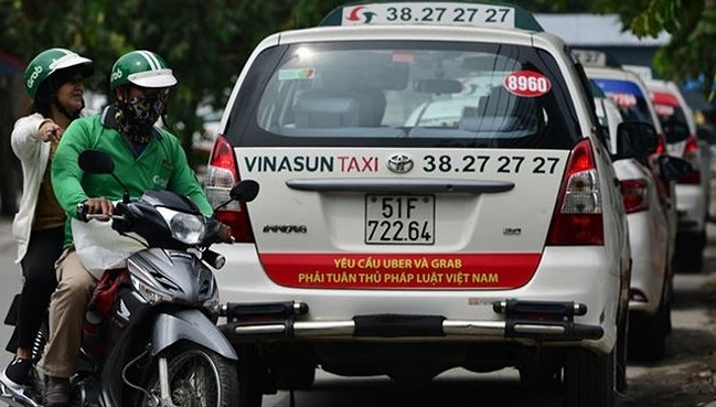 Vinasun, Mai Linh ồ ạt bán xe trước sức ép của Grab taxi truyen thong lao dao truoc suc ep cua grab