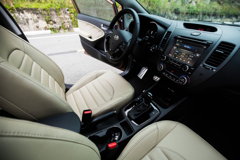 Kia Cerato 1.6 SMT ra mắt giá 499 triệu đồng kia cerato 16 smt ra mat gia 499 trieu dong