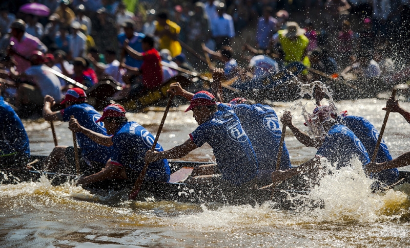 do vat thuong neu va 6 le hoi dau nam hap dan o hue