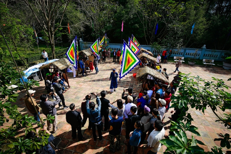 do vat thuong neu va 6 le hoi dau nam hap dan o hue