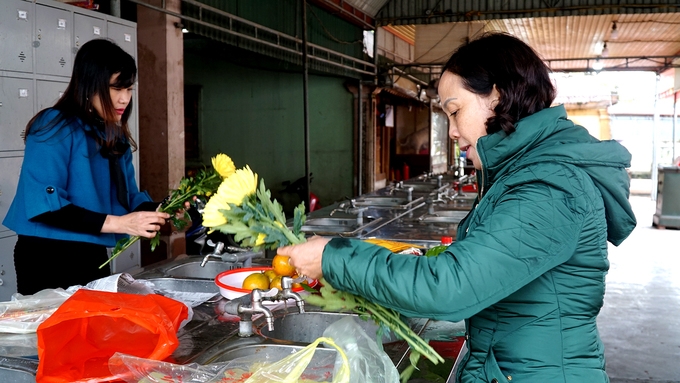 ben trong den tho ong hoang muoi gan 400 nam o nghe an