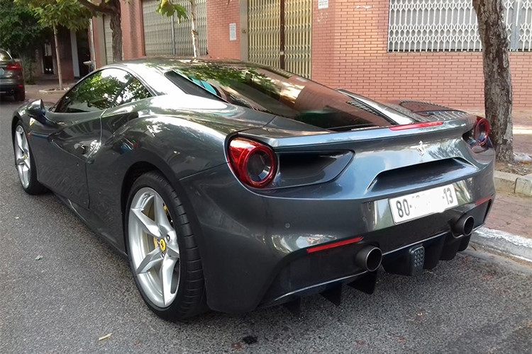Cường Đô la lái Ferrari 488 GTB giá 15 tỷ tại Vũng Tàu cuong do la lai ferrari 488 gtb gia 15 ty tai vung tau