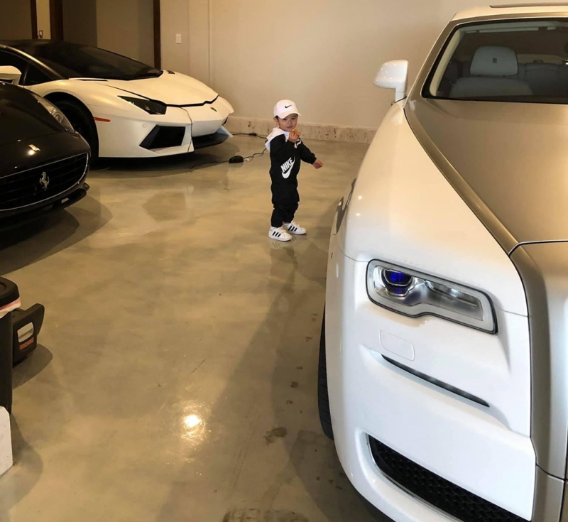 dan sieu xe tram ty gay choang cua ca sy dan truong tai my