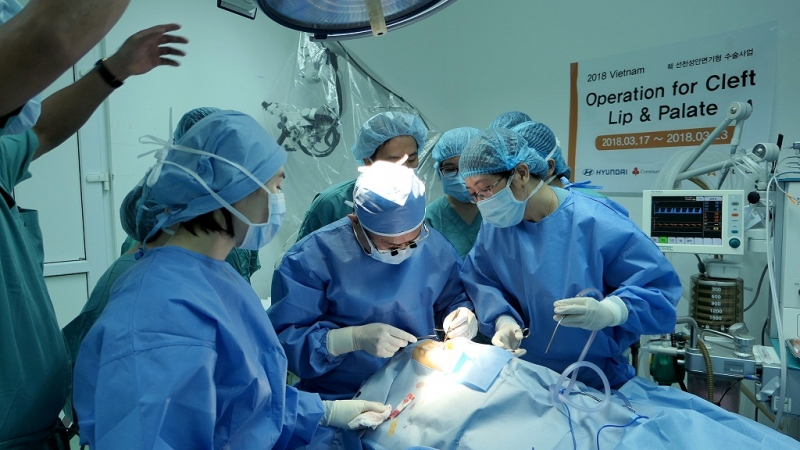 Hyundai Motor phẫu thuật 'nụ cười' cho trẻ em Việt Nam hyundai motor phau thuat nu cuoi cho tre em viet nam