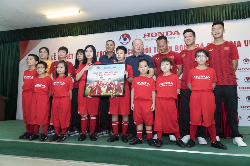 honda tro thanh nha tai tro chinh cho cac doi tuyen bong da quoc gia