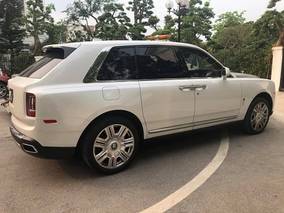 Siêu xe Rolls-Royce Cullinan 45 tỷ đầu tiên về Việt Nam sieu xe rolls royce cullinan 45 ty dau tien ve viet nam