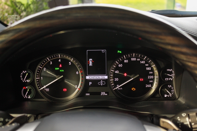 lexus lx570 super sport gia gan 10 ty tai viet nam