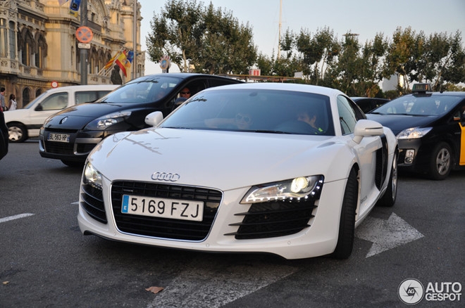 Messi sở hữu những xe gì trong bộ sưu tập của mình?