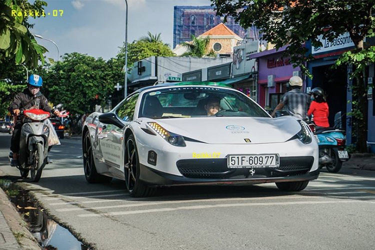 dang le nguyen vu show hang dan sieu xe tram ty xuyen viet