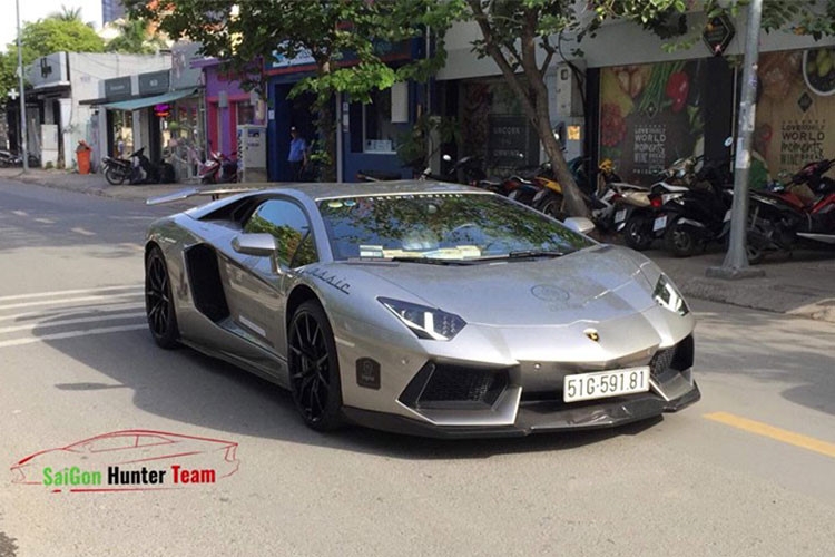 Đặng Lê Nguyên Vũ hé lộ dàn siêu xe trăm tỷ xuyên Việt