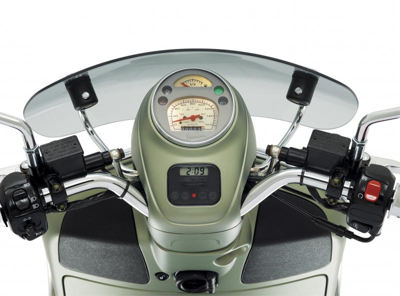 vespa ra mat phien ban gioi han sei giorni gia 199 trieu dong