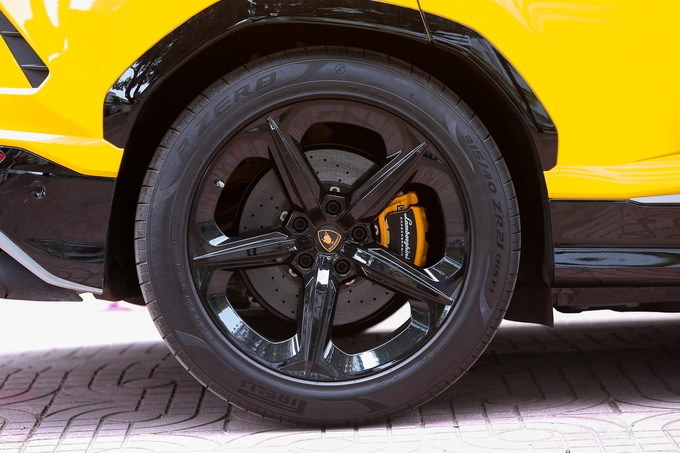 Siêu SUV Lamborghini Urus giá hơn 20 tỷ tại Việt Nam