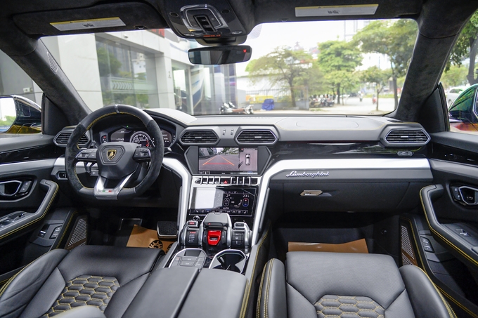 Siêu SUV Lamborghini Urus giá hơn 20 tỷ tại Việt Nam