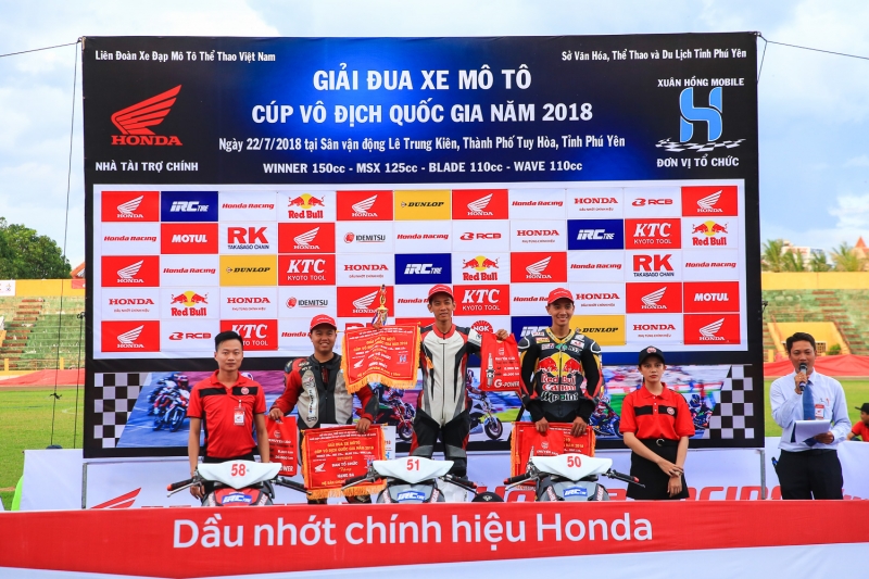 cha ng 3 giai dua mo to cup quoc gia 2018 ruc lua man nhan