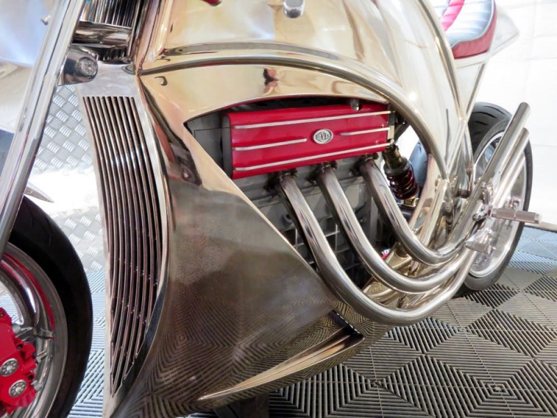 Môtô sử dụng động cơ siêu xe giá 135.000 USD