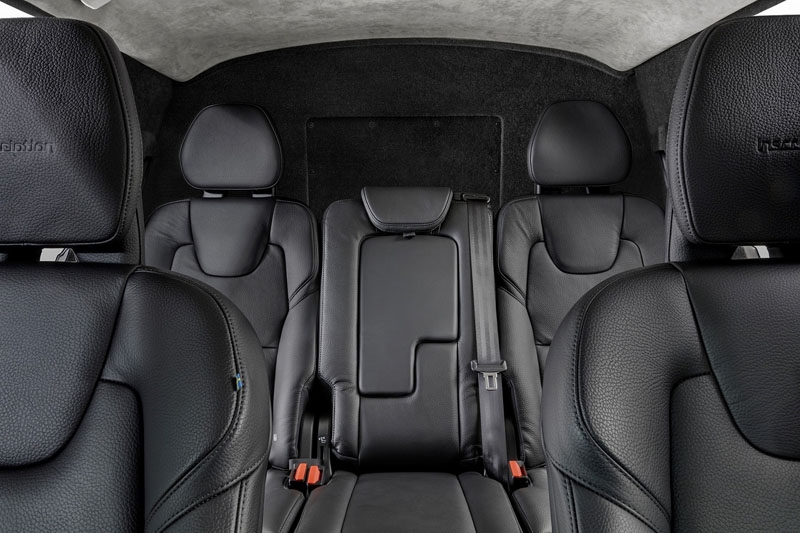 Xe sang bọc thép XC90 của Volvo có thể chịu lực công phá của 15 kg TNT Xe sang bọc thép XC90 của Volvo có thể chịu lực công phá của 15 kg TNT