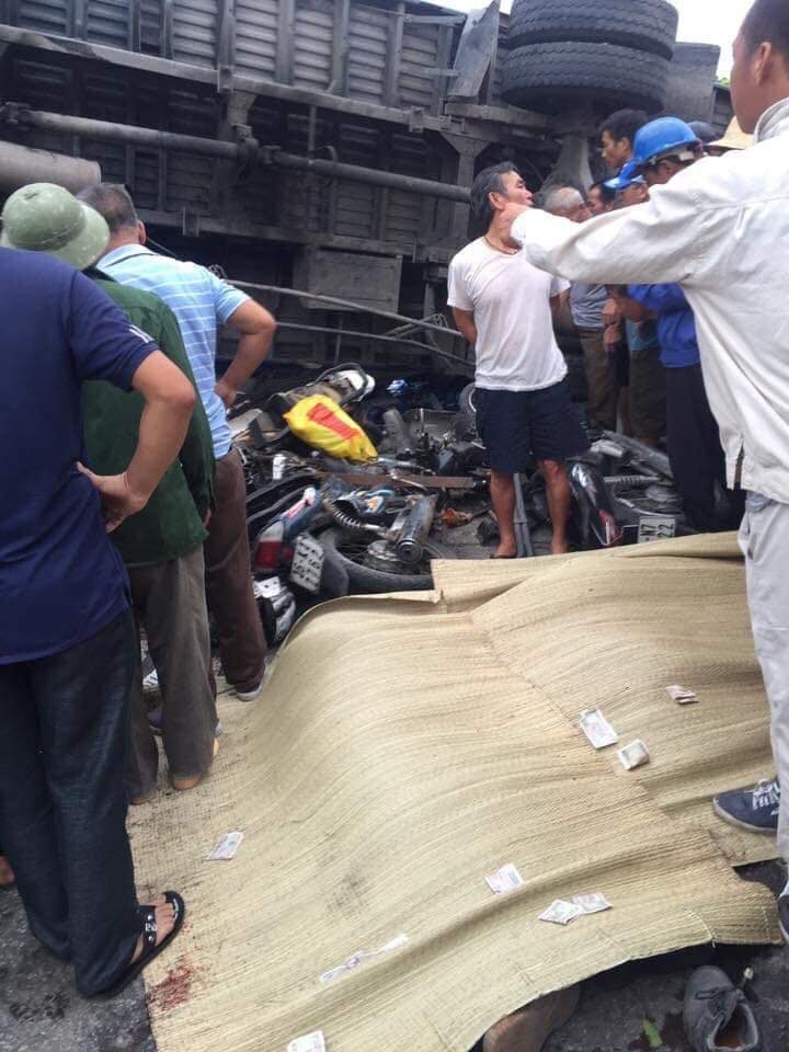 hai duong dung xem tai nan bi xe tai de tu vong