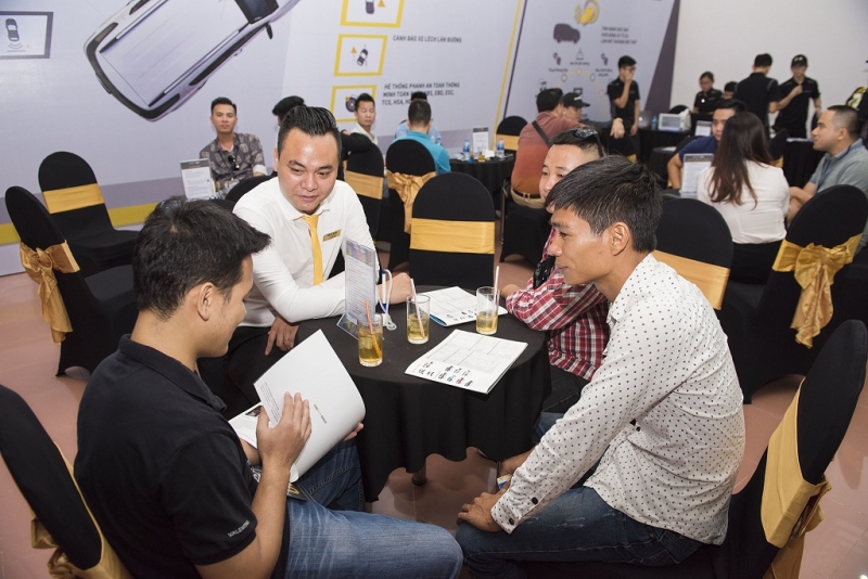 gan 1000 khach hang tham gia trai nghiem chevrolet trailblazer