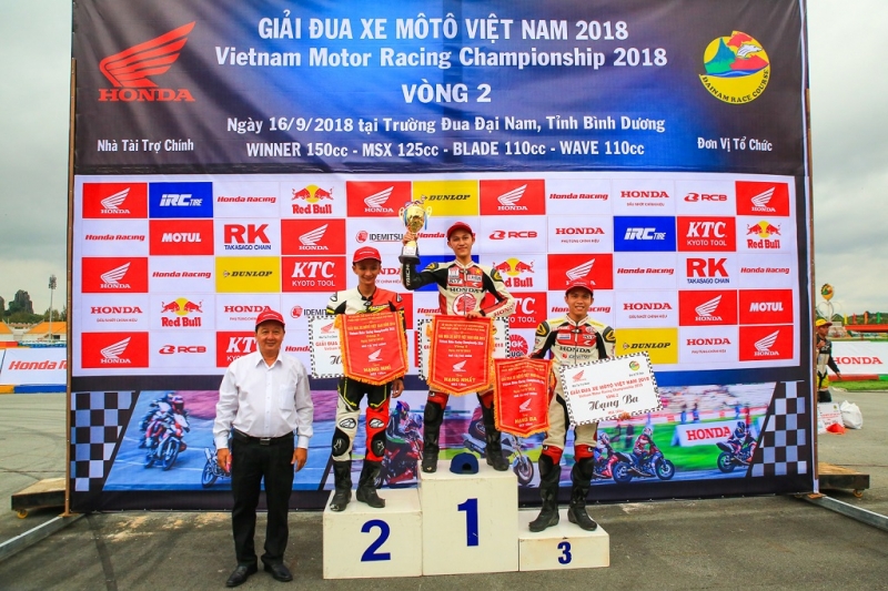 chang 2 giai dua xe mo to viet nam 2018 man doi ngoi ngoan muc