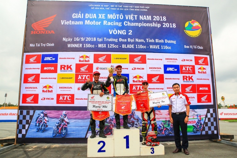 chang 2 giai dua xe mo to viet nam 2018 man doi ngoi ngoan muc