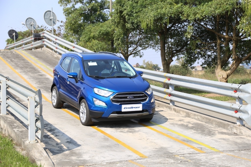 ban cao nhat ecosport giam gia xuong 629 trieu quyet dau selttos