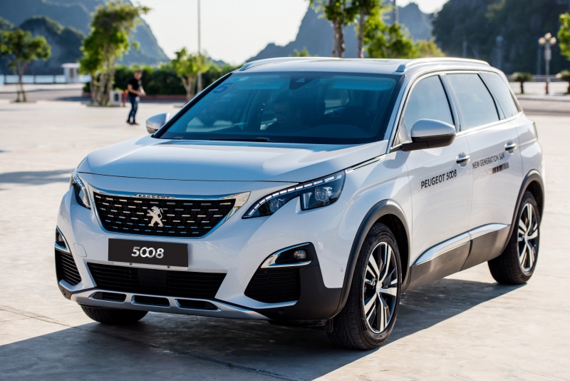 Peugeot 5008 đại hạ giá gần 160 triệu đồng tại Việt Nam 0609-5008a