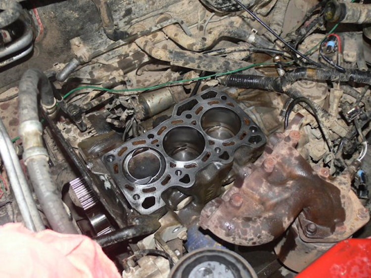 ve sinh khoang dong co dung cach