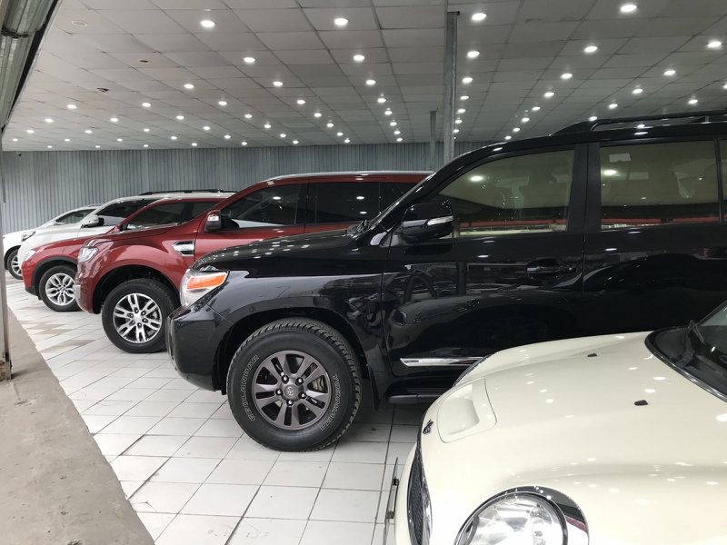 thi truong o to cu xe co ban chay xe sang e khach