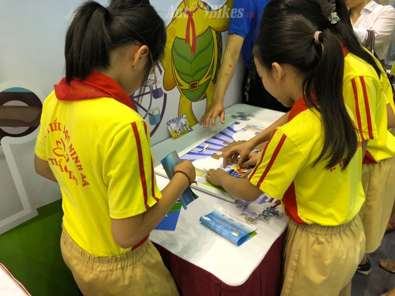 12 nam toyota cung em hoc atgt dong hanh cung tre em viet