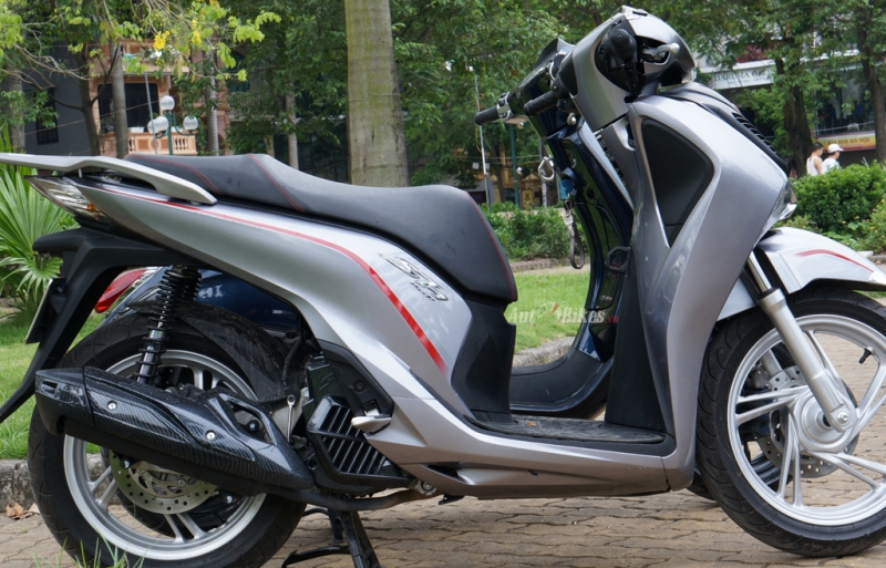 honda sh va vespa sprint con lai gi sau 1 nam su dung