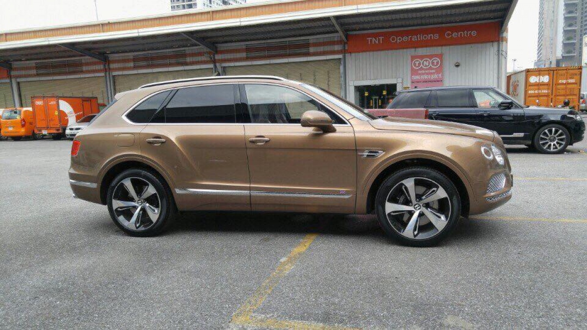 suv hang sang bentley bentayga dau tien ve viet nam
