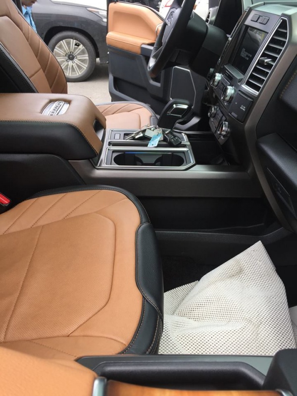 Bán tải hạng sang Ford F-150 Limited về Việt Nam ban tai hang sang ford f 150 limited ve viet nam