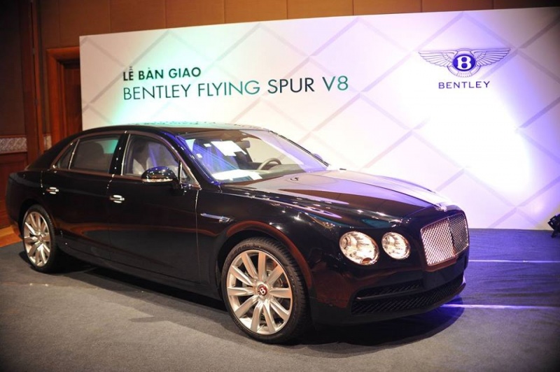 dai gia ha noi tau bentley flying spur v8 gia 112 ty