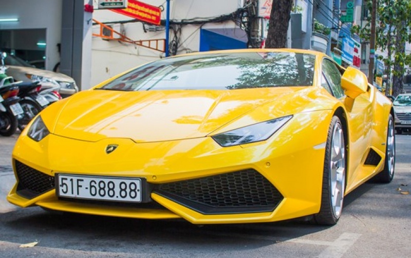 Cường đô-la độ biển số cho Lamborghini Huracan