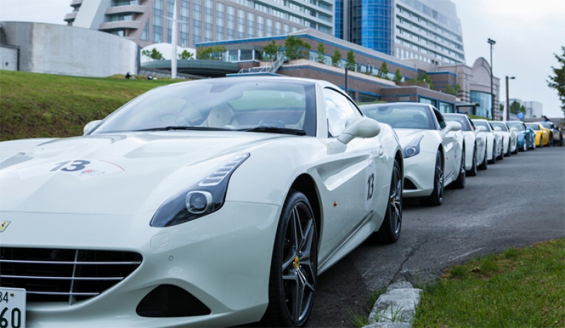 Dàn siêu xe Ferrari diễu hành ở Nhật Bản