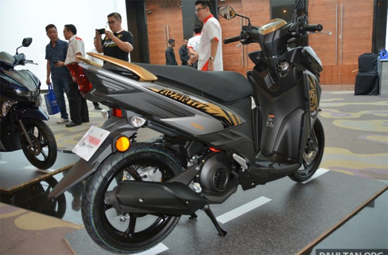 yamaha ra xe tay ga gia gan 30 trieu dong o malaysia
