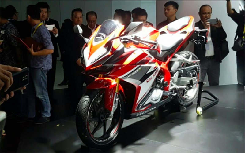 Honda CBR250RR 2016 ra mắt với giá từ hơn 4.700 USD honda cbr250rr 2016 chinh thuc ra mat voi gia tu hon 4700 usd