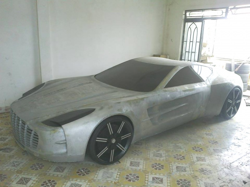 Chàng trai Việt tự tay làm mô hình siêu xe Aston Martin One-77