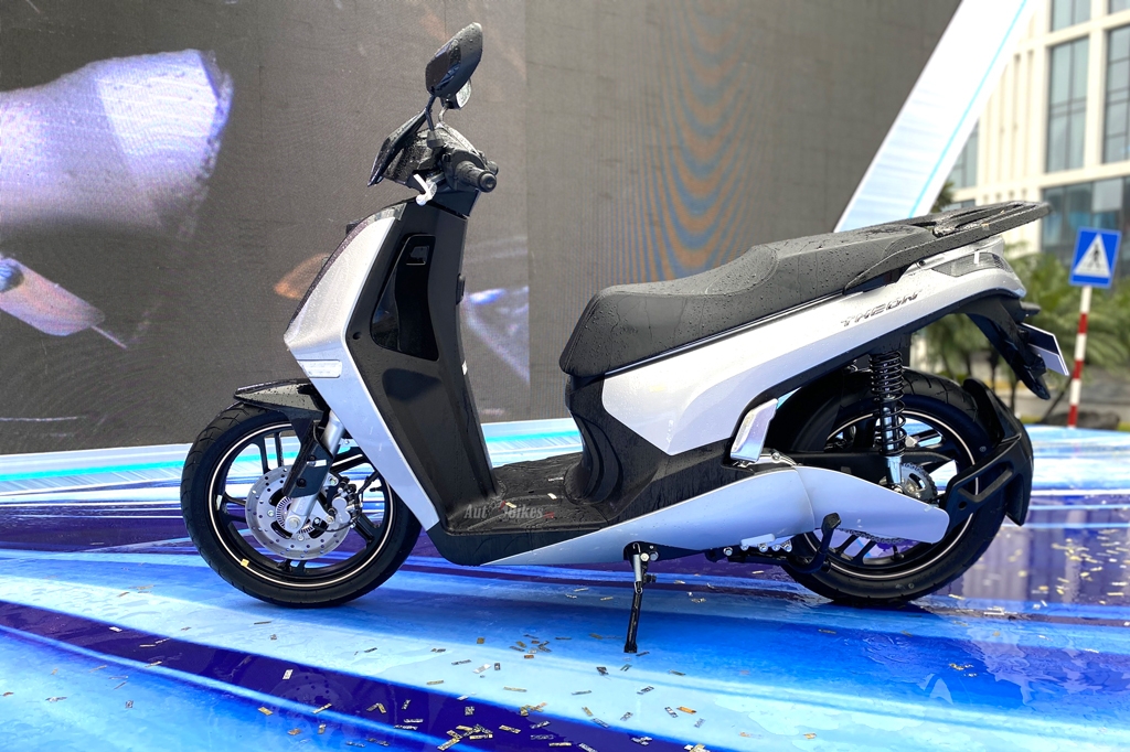 Video: Đánh giá nhanh bộ đôi xe máy điện VinFast Feliz, Theon Video: Đánh giá nhanh bộ đôi xe máy điện VinFast Feliz, Theon