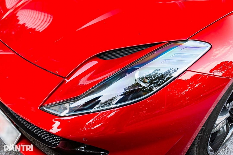 Siêu xe Ferrari 812 mui trần rao bán giá 25 tỷ, màu sơn bằng tiền mua VF 5