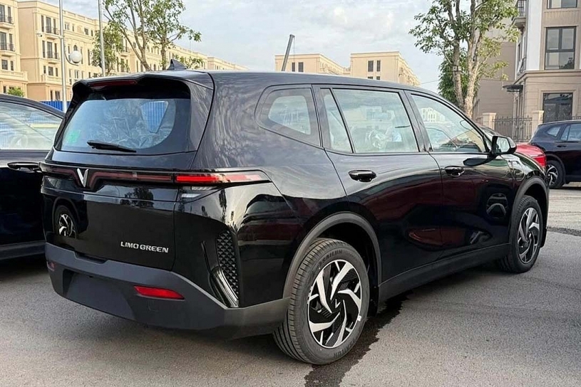 Rộ tin VinFast Limo Green sắp có bản “gia đình”, bổ sung nhiều trang bị