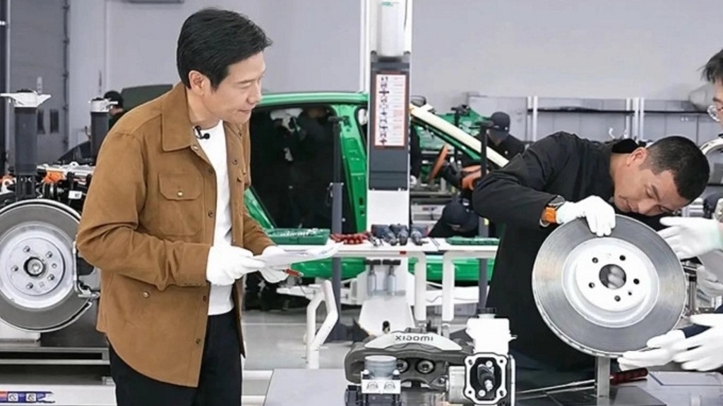 Xiaomi phát trực tiếp cảnh tháo dỡ xe điện để chứng minh chất lượng