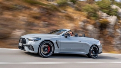 Mercedes-AMG CLE 53 chuộng công nghệ gập - mở